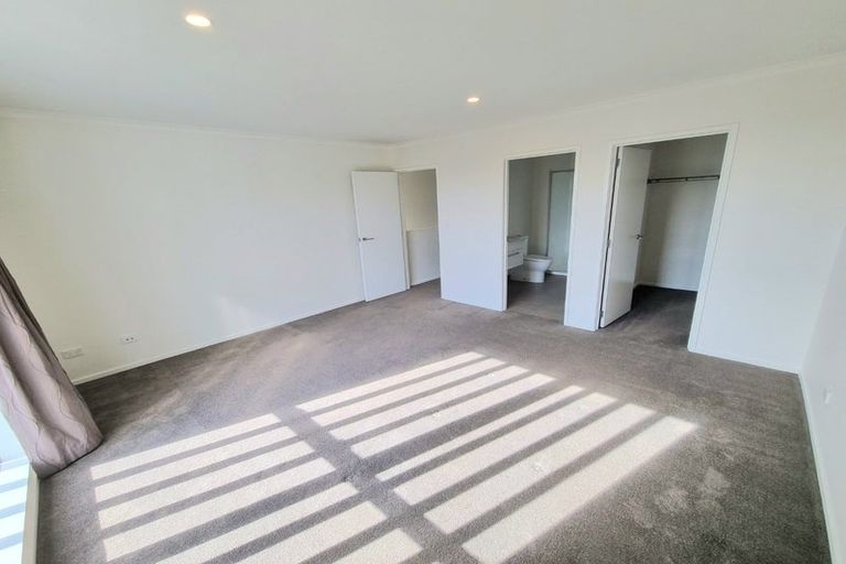 Photo of property in 61 Caldera Drive, Long Bay, Auckland, 0630