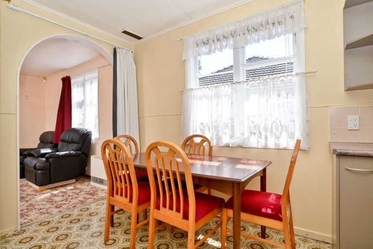 Photo of property in 92 Holland Road, Fairfield, Hamilton, 3214