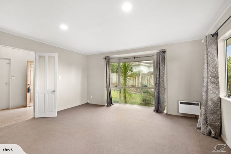 Photo of property in 1/5 Pelican Lane, Unsworth Heights, Auckland, 0632