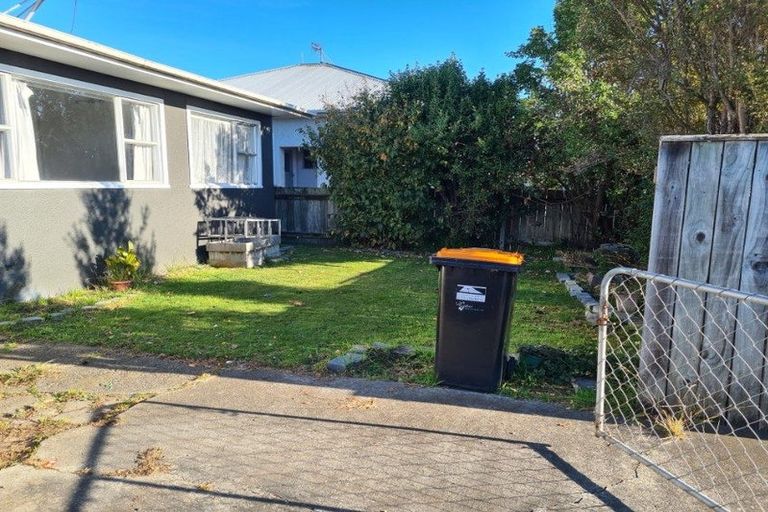 Photo of property in 94-96 Chelwood Street, Takaro, Palmerston North, 4412