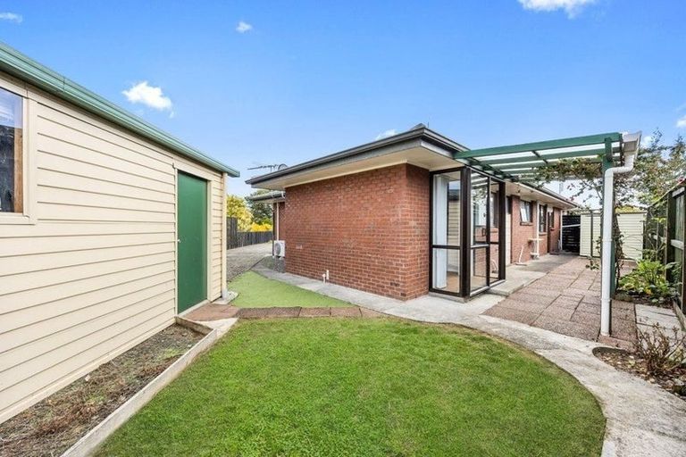 Photo of property in 1/6 Annette Avenue, Te Atatu South, Auckland, 0610