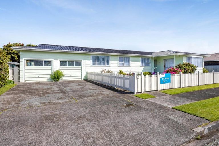 Photo of property in 35 Murdoch Street, Hawera, 4610