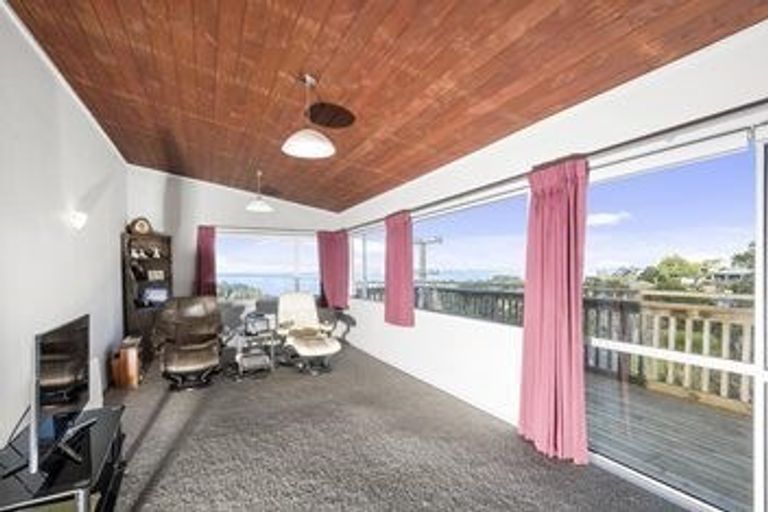 Photo of property in 113 Victory Road, Laingholm, Auckland, 0604
