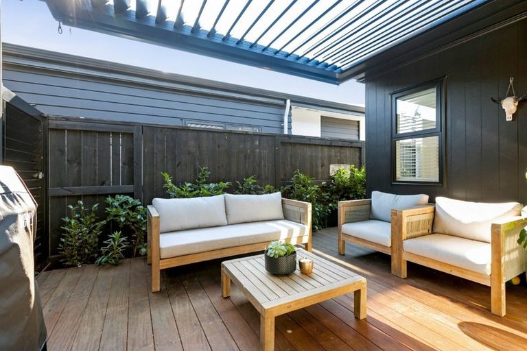 Photo of property in 15 Pimelea Street, Papamoa Beach, Papamoa, 3118