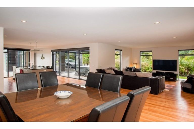 Photo of property in 1 Coral Place, Matapouri, Whangarei, 0173