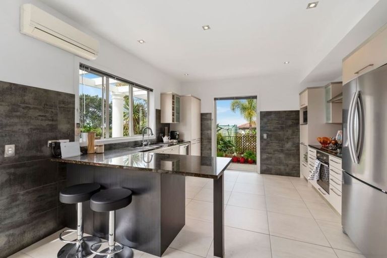 Photo of property in 140 Gills Road, Albany Heights, Auckland, 0632