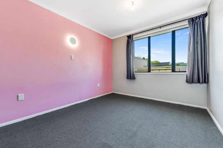 Photo of property in 42 Montgomery Crescent, Bader, Hamilton, 3206