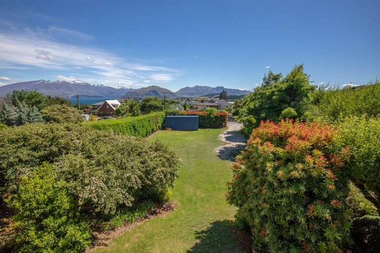 Photo of property in 7 Kennedy Crescent, Wanaka, 9305