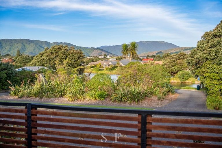 Photo of property in 179 Tutere Street, Waikanae Beach, Waikanae, 5036