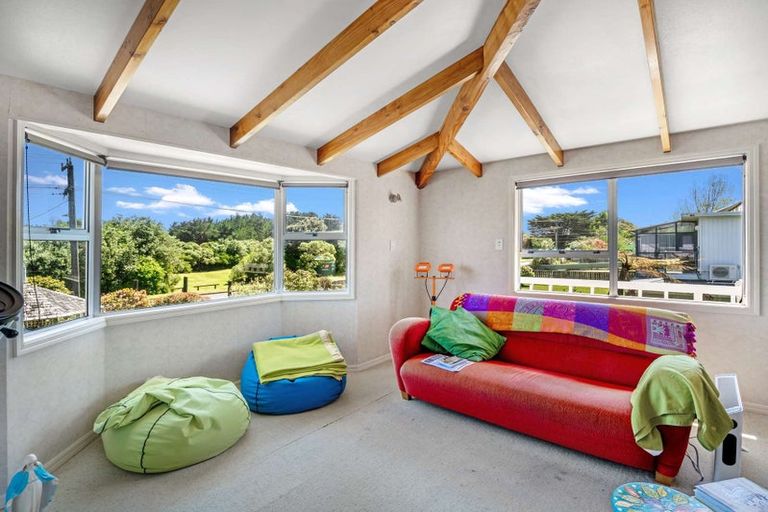 Photo of property in 14 Manga-pirau Street, Waikawa Beach, Manakau, 5573