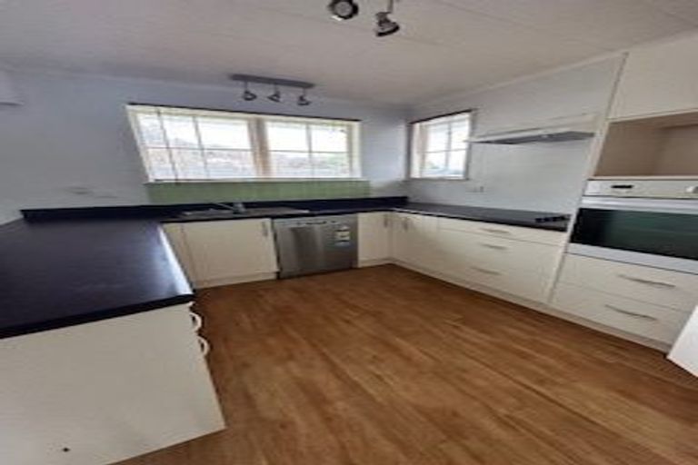 Photo of property in 62 Sunbrae Drive, Silverstream, Upper Hutt, 5019