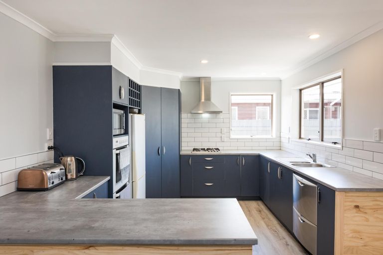 Photo of property in 41 Moyne Avenue, Milson, Palmerston North, 4414