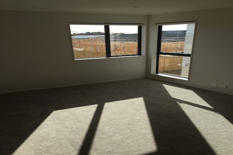 Photo of property in 21 Costa Viva Crescent, Karaka, Papakura, 2113