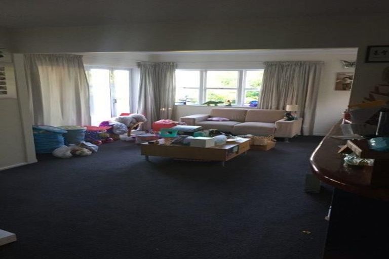 Photo of property in 32 Peter Terrace, Castor Bay, Auckland, 0620