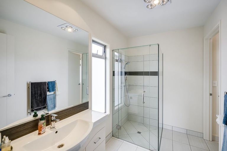 Photo of property in 72 Orotu Drive, Poraiti, Napier, 4112