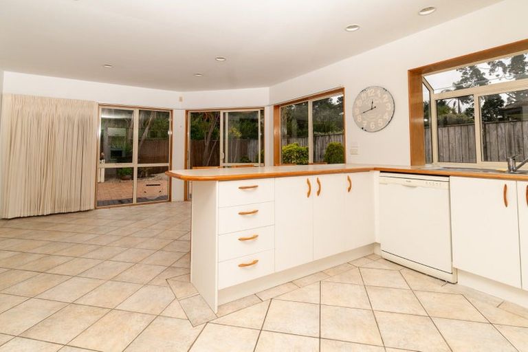 Photo of property in 42 Landing Drive, Albany, Auckland, 0632