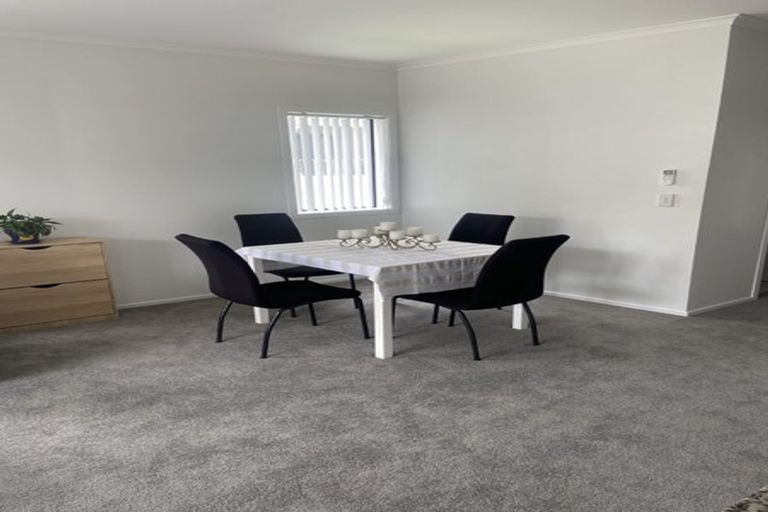 Photo of property in 1/11 Carlos Drive, Flat Bush, Auckland, 2016