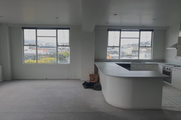 Photo of property in Grandstand Apartments, 11/80u Kent Terrace, Mount Victoria, Wellington, 6011