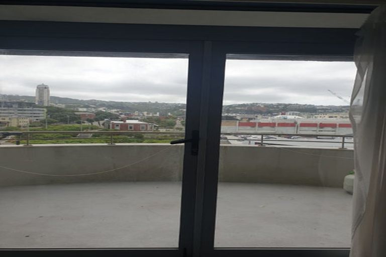 Photo of property in Grandstand Apartments, 11/80u Kent Terrace, Mount Victoria, Wellington, 6011