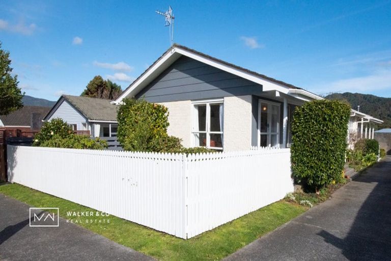 Photo of property in 15 Kaponga Street, Wainuiomata, Lower Hutt, 5014