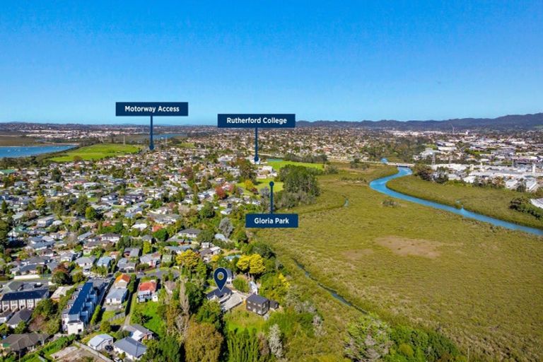 Photo of property in 11 Springbank Lane, Te Atatu Peninsula, Auckland, 0610