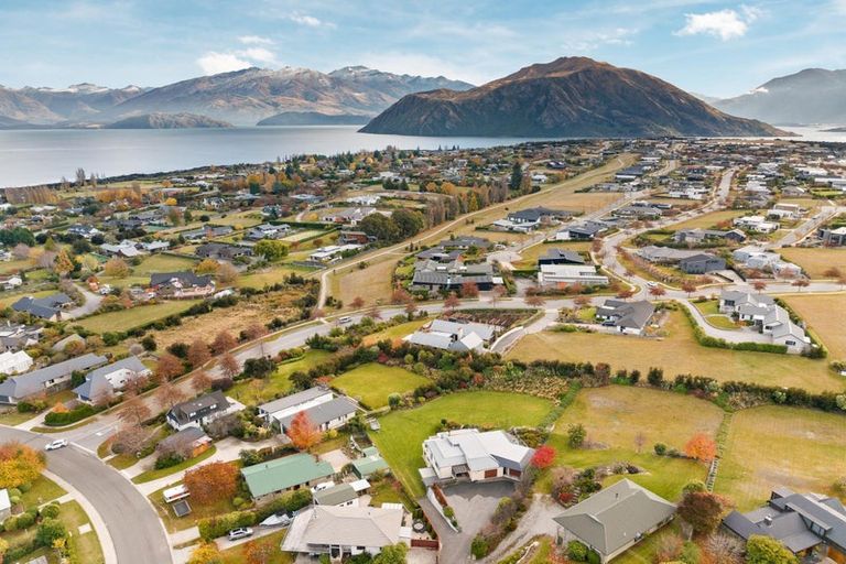 Photo of property in 98 Hunter Crescent, Wanaka, 9305