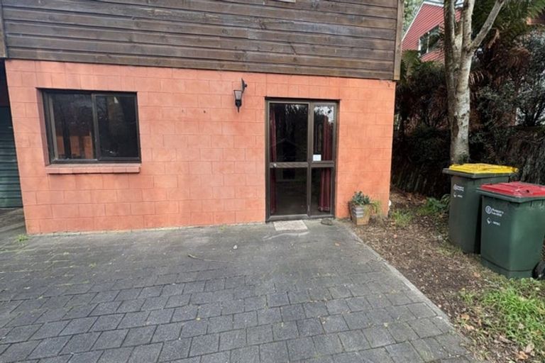 Photo of property in 4/2a Spencer Place, Merrilands, New Plymouth, 4312