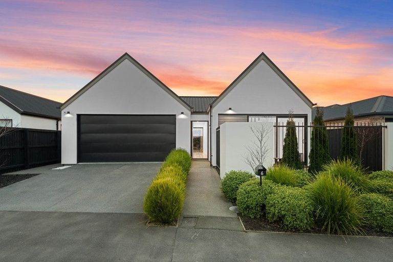 Photo of property in 6 Helen Place, Halswell, Christchurch, 8025