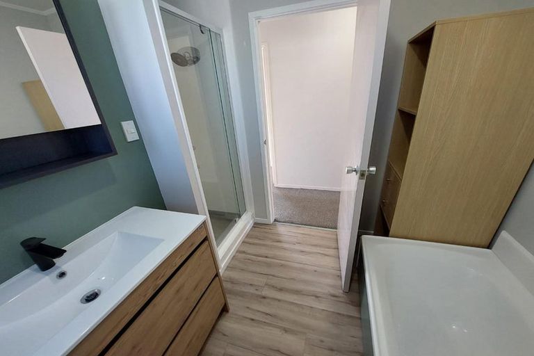 Photo of property in 30 Granville Drive, Massey, Auckland, 0614