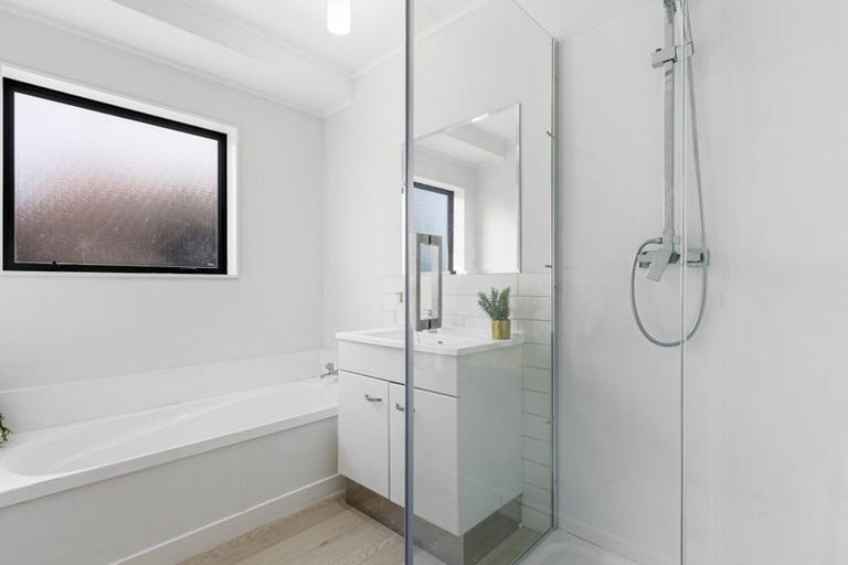 Photo of property in 9 Eloise Place, Clendon Park, Auckland, 2103