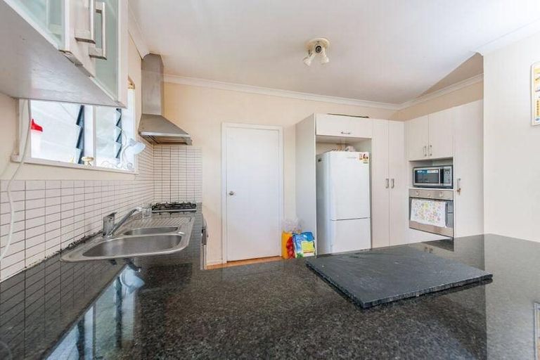 Photo of property in 111 Manuroa Road, Takanini, 2112