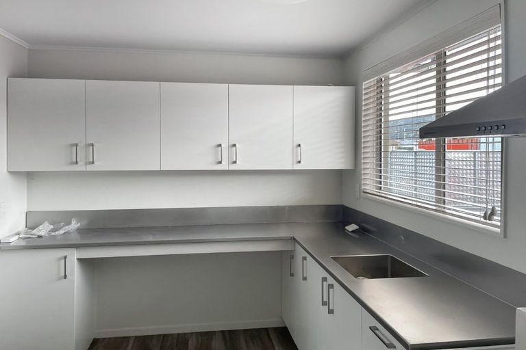 Photo of property in 6a Flock Grove, Fairfield, Lower Hutt, 5011