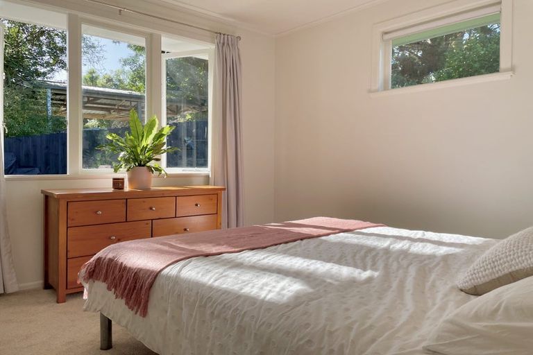 Photo of property in 669 South Titirangi Road, Titirangi, Auckland, 0604