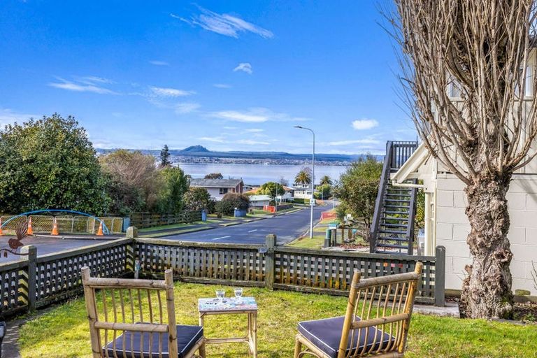 Photo of property in 2 Alberta Street, Acacia Bay, Taupo, 3330