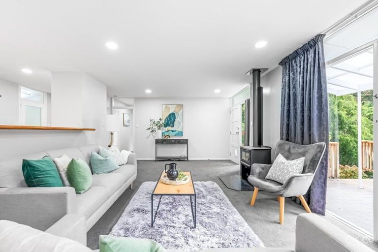 Photo of property in 15 Elmslie Road, Pinehaven, Upper Hutt, 5019