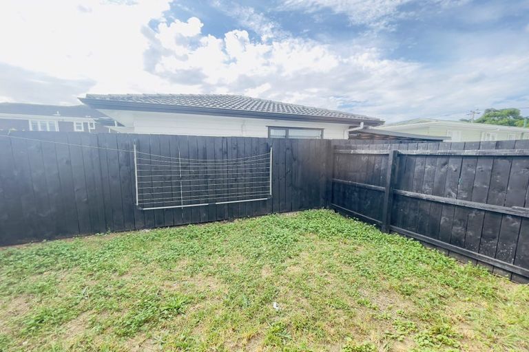 Photo of property in 2/49 Gloucester Road, Manurewa, Auckland, 2102
