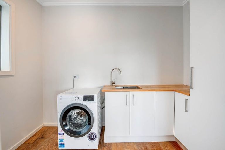 Photo of property in 51 Balboa Drive, Matakatia, Whangaparaoa, 0930