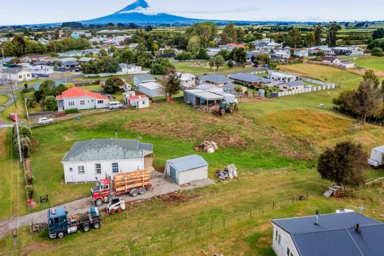Photo of property in 8-10 Egmont Street, Normanby, Hawera, 4614