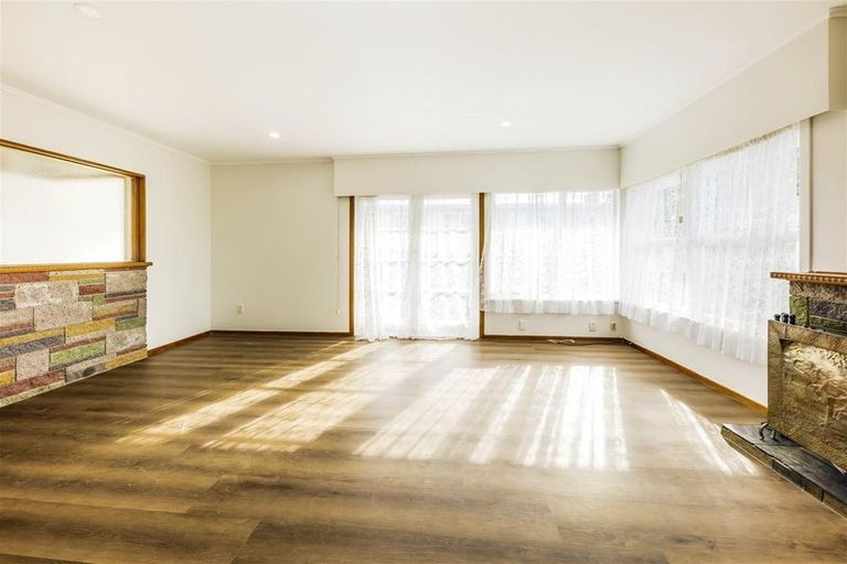 Photo of property in 65 Christmas Road, Manurewa, Auckland, 2102