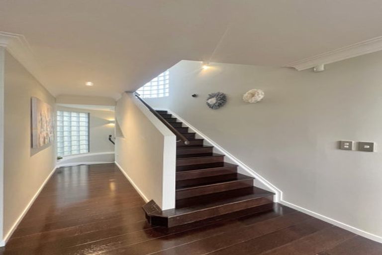 Photo of property in 2 Bucklands Beach Road, Bucklands Beach, Auckland, 2012