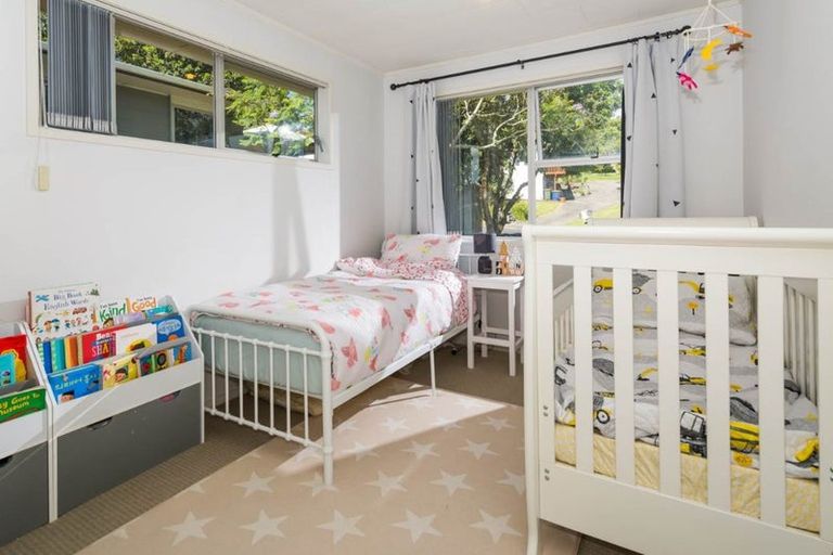 Photo of property in 47 Cockayne Crescent, Sunnynook, Auckland, 0620