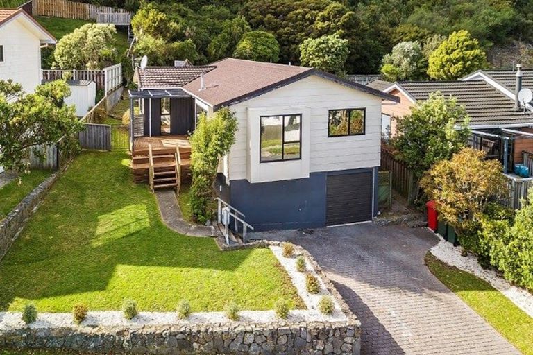 Photo of property in 43 Mercury Way, Whitby, Porirua, 5024