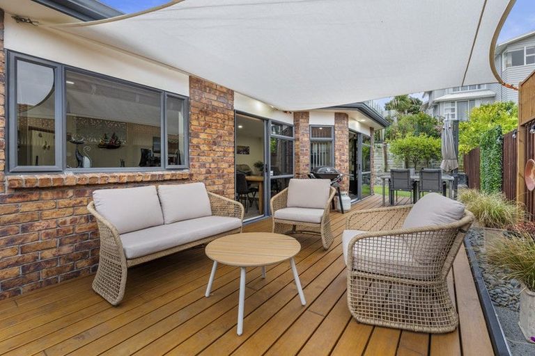 Photo of property in 44 Chesterfield Way, Orewa, 0931