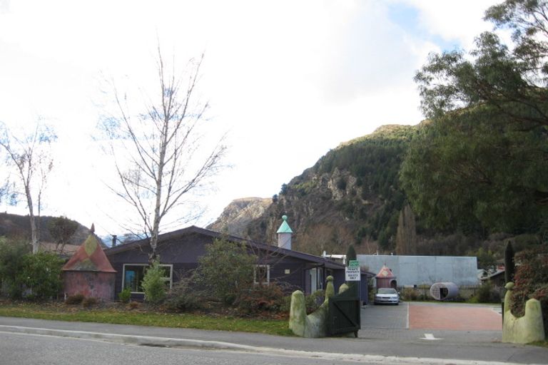 Photo of property in 23 Fryer Street, Queenstown, 9300