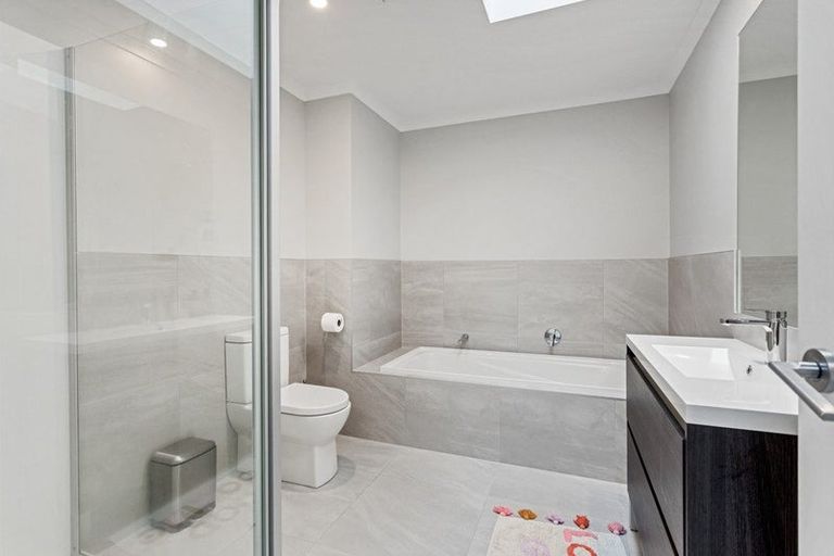 Photo of property in 6/4 Matimati Place, Hobsonville, Auckland, 0616