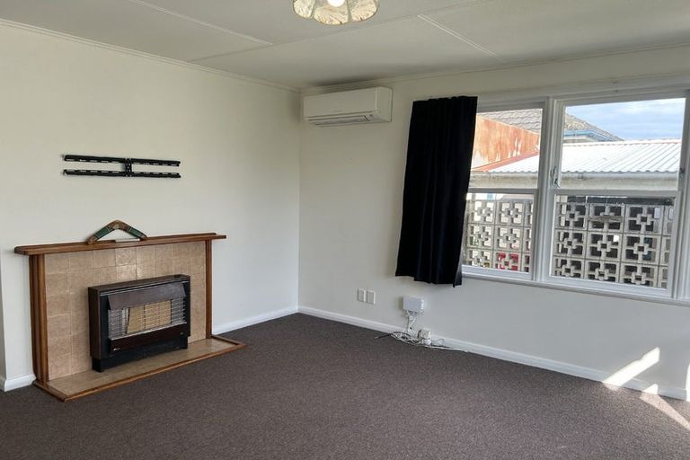 Photo of property in 17 Bristol Crescent, Roslyn, Palmerston North, 4414