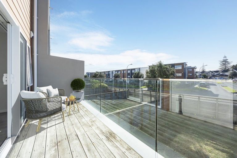 Photo of property in 101 Bordeaux Parade, Te Atatu South, Auckland, 0610