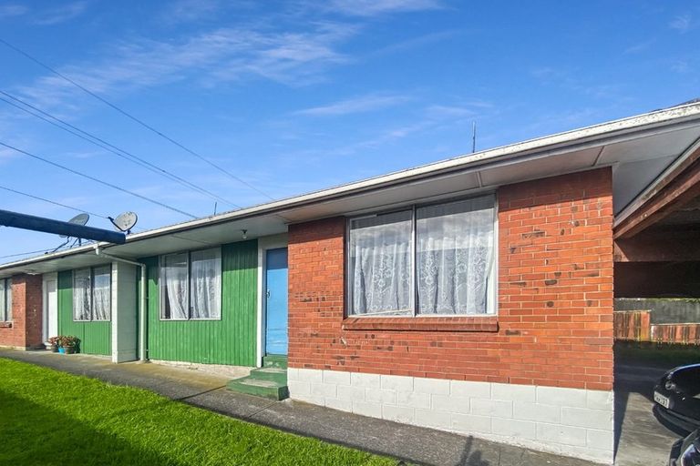 Photo of property in 1/76 Portage Road, New Lynn, Auckland, 0600