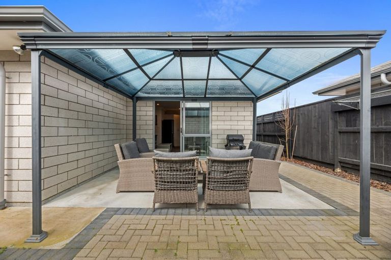 Photo of property in 16 Crest Way, Papamoa, 3118