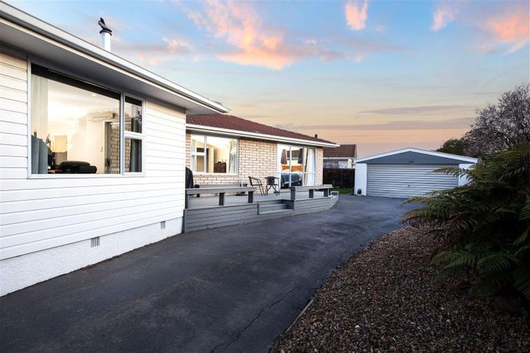 Photo of property in 426 Mairehau Road, Parklands, Christchurch, 8083